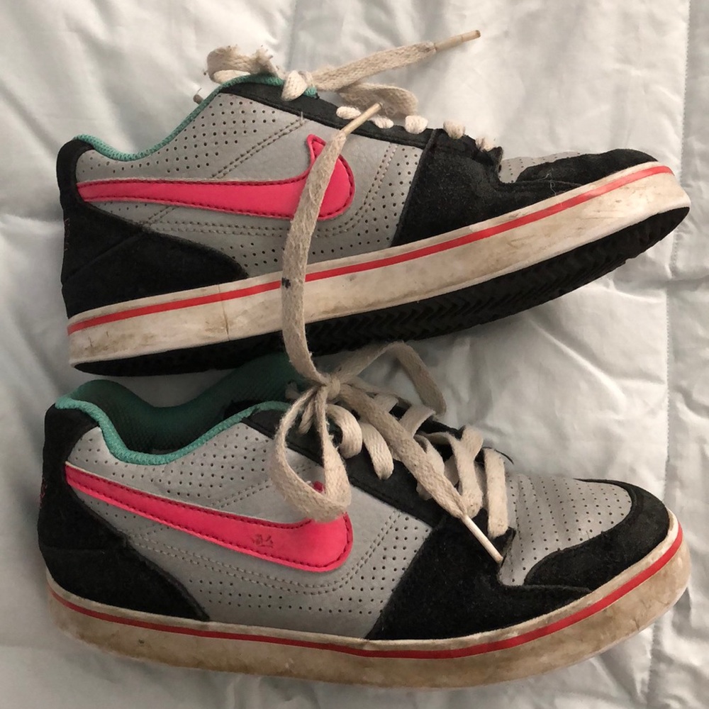 Nike Shoes Youth Size 4Y